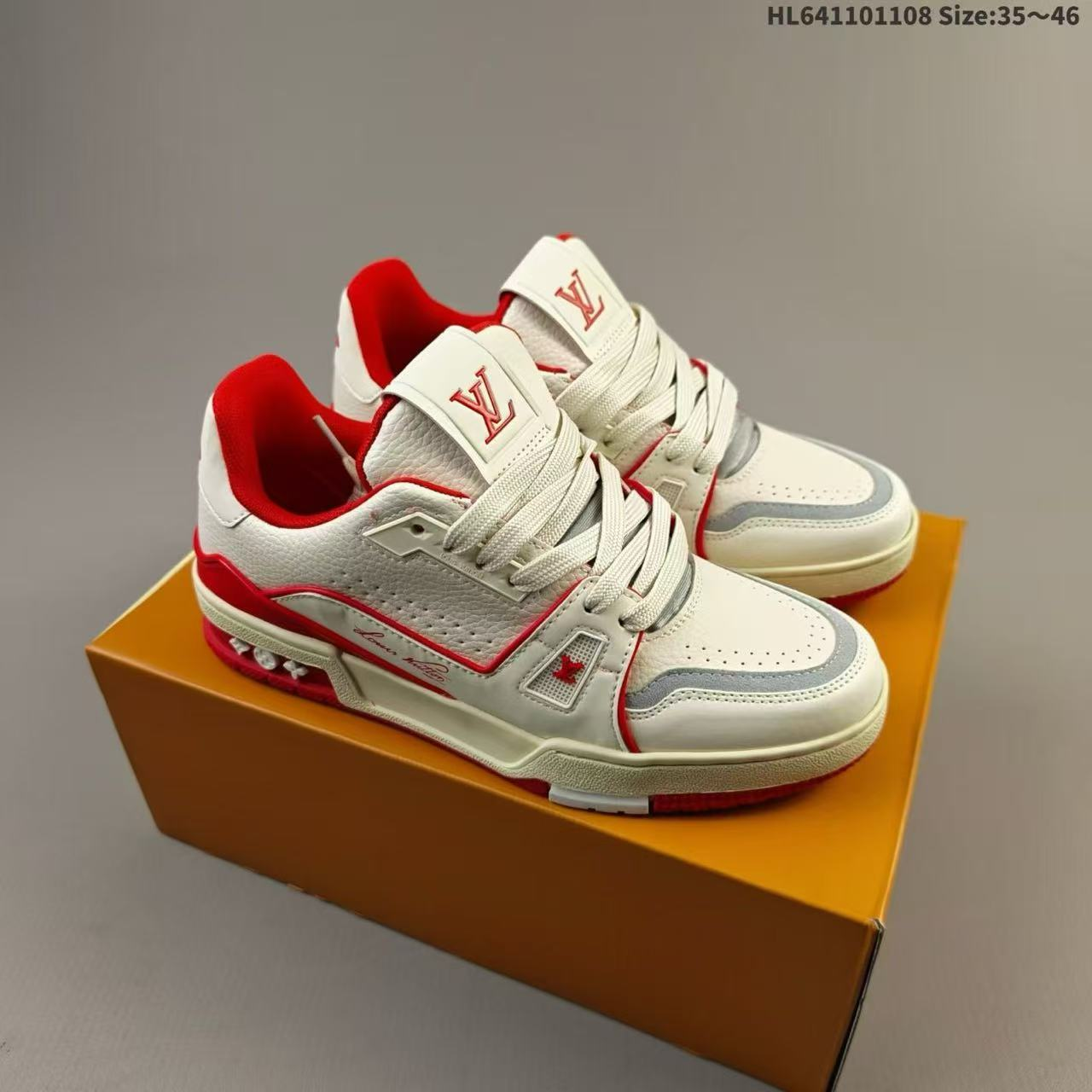 Louis Vuitton Trainer Sneaker Low, brand new, LV (Louis Vuitton), casual, sporty, cultural, versatile slip-on sneakers!