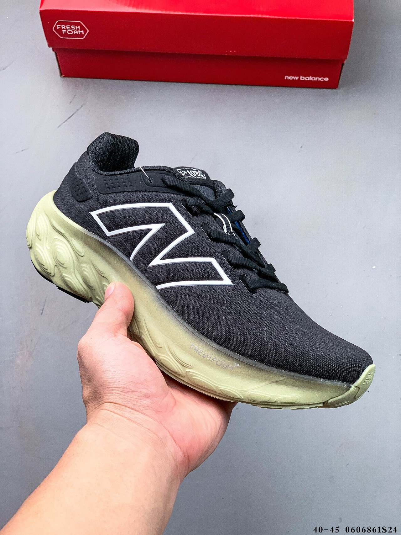New Balance Fresh Foam X More v5 – a new model of thick-soled, shock-absorbing casual/sporty/running shoes.