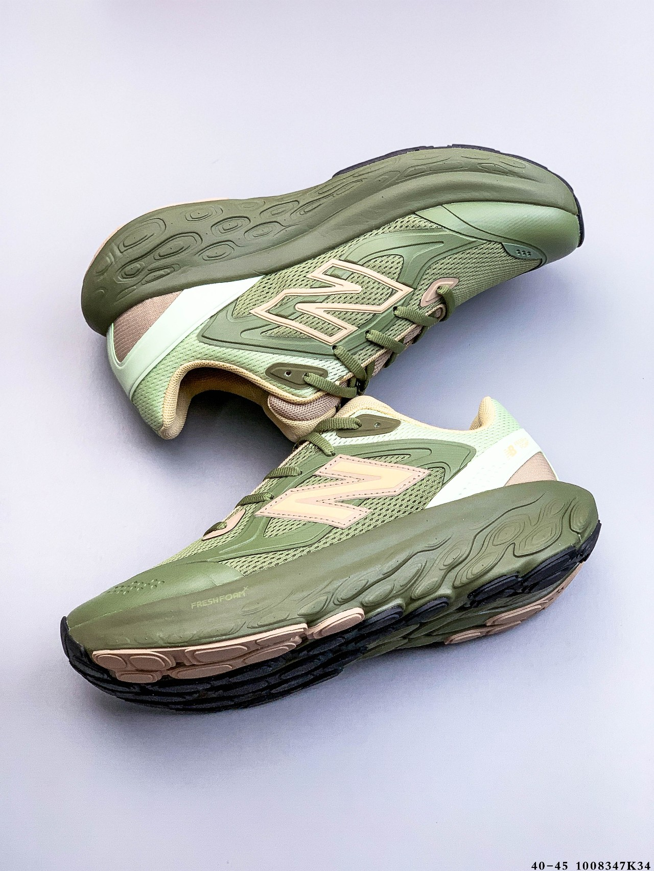 NB Ganni x New Balance NB Fresh Foam “TRAINER UTRNGA Silver Metallic” Collaboration Model: Classic retro-style casual sporty loafers perfect for running