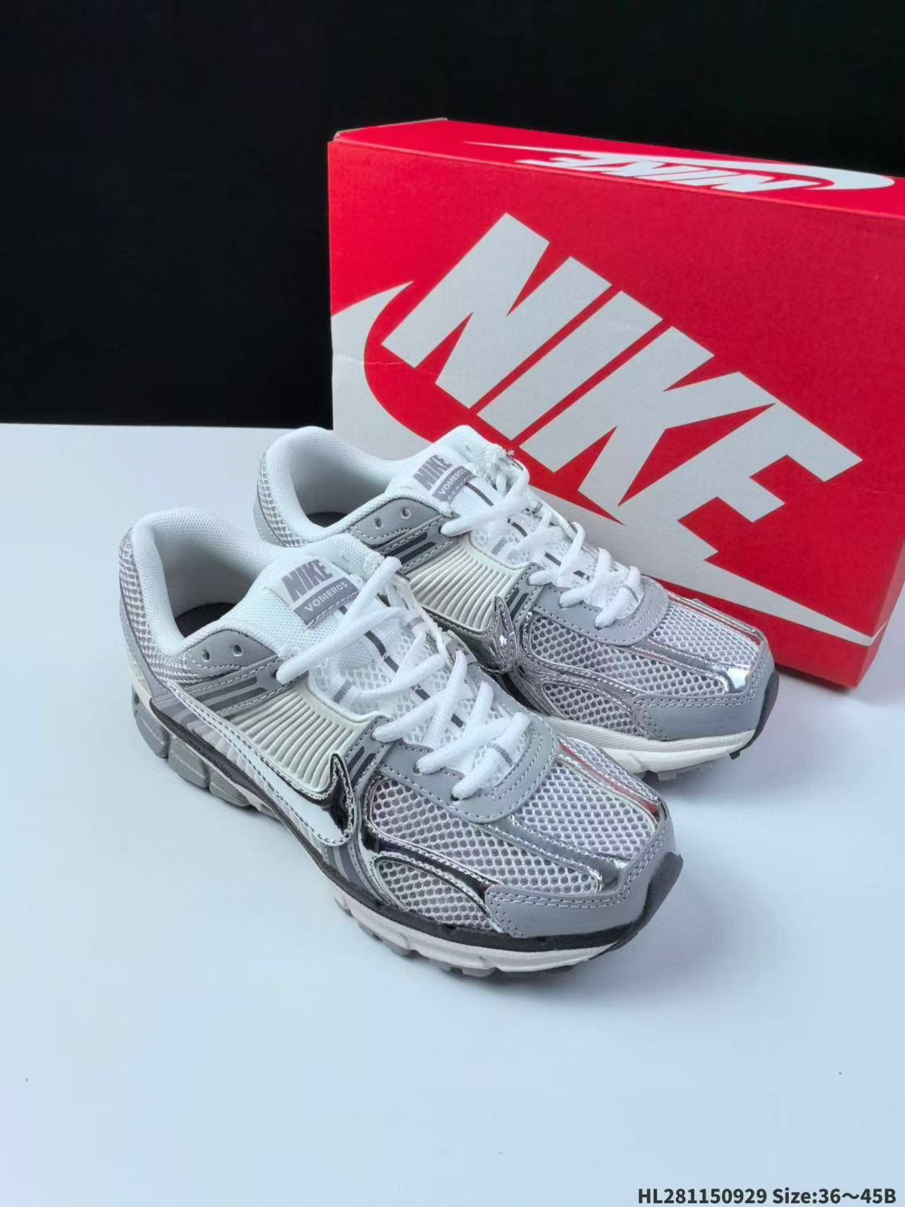 NIKE Zoom Vomero 5 Casual Sneakers