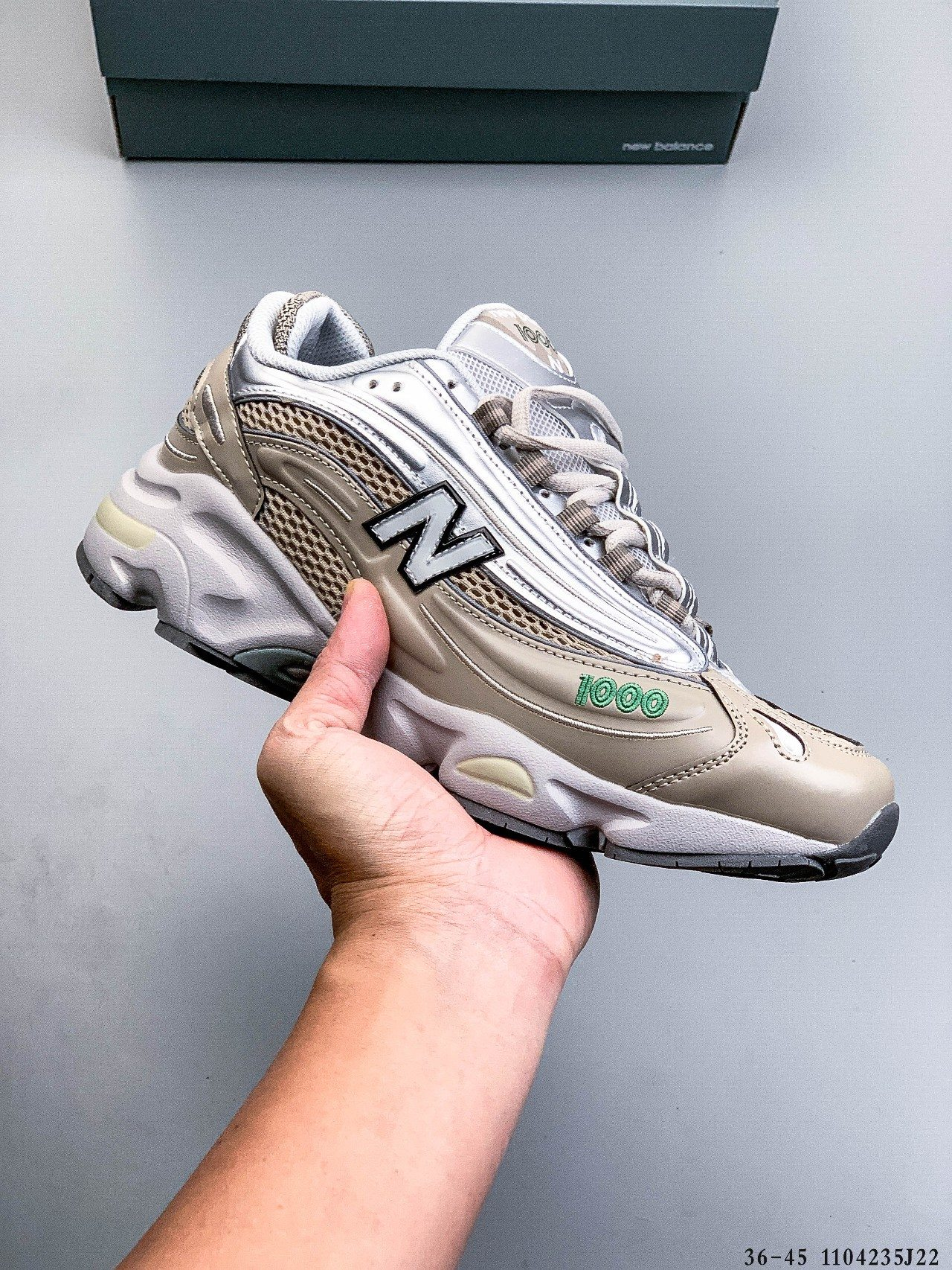 New Balance 1000 series low-cut retro dad-style casual sporty running shoes.